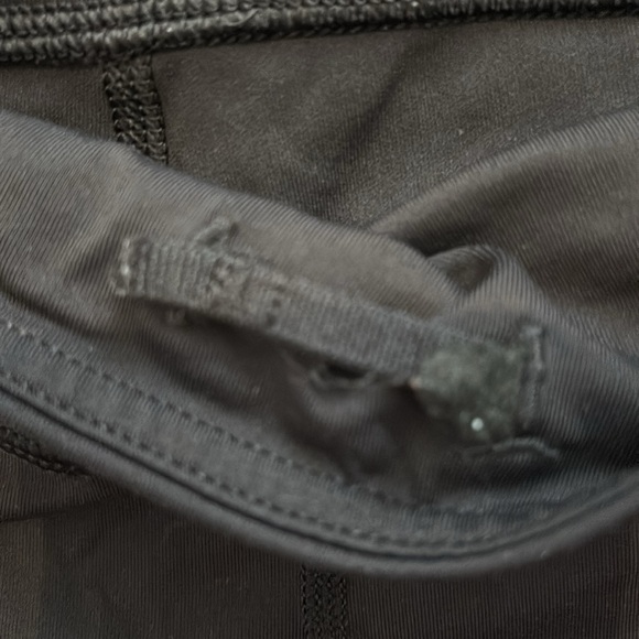 Lululemon Black cropped Leggings - Picture 3 of 6